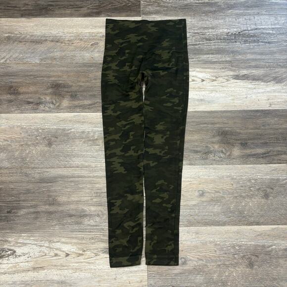 Spanx Look At Me Now Green Camouflage Womens Small Seamless Camo Yoga Leggings - Picture 1 of 10